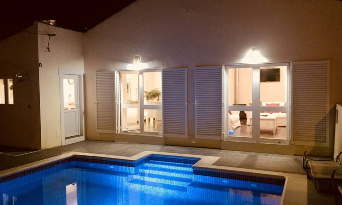 Figueira Casa | Casa Palmeira es una casa de pueblo de 3 dormitorios recientemente renovada con piscina