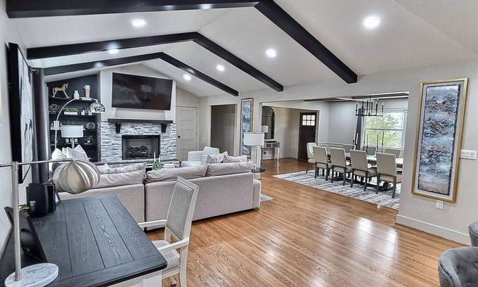 Crestline Heights Casa | Casa Paloma* Fully Renovated* 5BR* Jacuzzi* Home Gym* Great Location