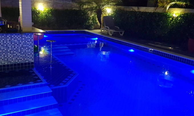 Centro Casa | Casa Para Alugar Condominio Paraiso dos Lagos em Guarajuba -camaçari- Bahia