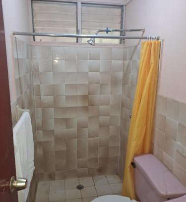 Rio Blanco Cama Y Desayuno | Casa particular con habitaciones disponibles en colonia indepdencia Distrito 3 Managua