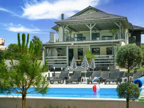 Calimanesti Casa | Casa Patry