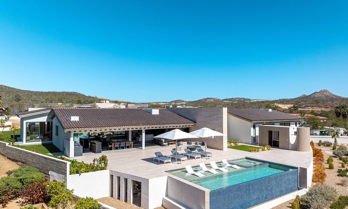 San José del Cabo Casa | Casa Paz ~ Upscale Designer Retreat ~ Pool ~ Hot Tub ~ Ocean Views
