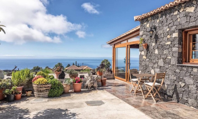 Las Manchas Chalet De Esquí | Casa Pedrito by Huskalia