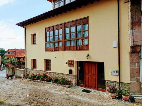 Cue Casa | Casa Pelayin