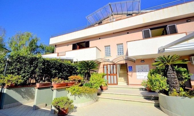 Agropoli Casa | Casa Pesca: Un apartamento moderno y encantador ubicado a pocos pasos de la playa de arena.
