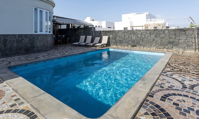 Tahiche Casa | Casa Portuguesa con tres dormitorios y piscina privada