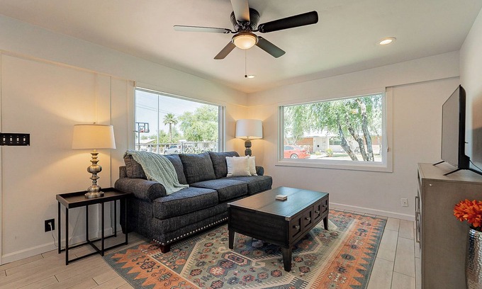 Chandler Casa | Casa Puerta Azul - Best Location!