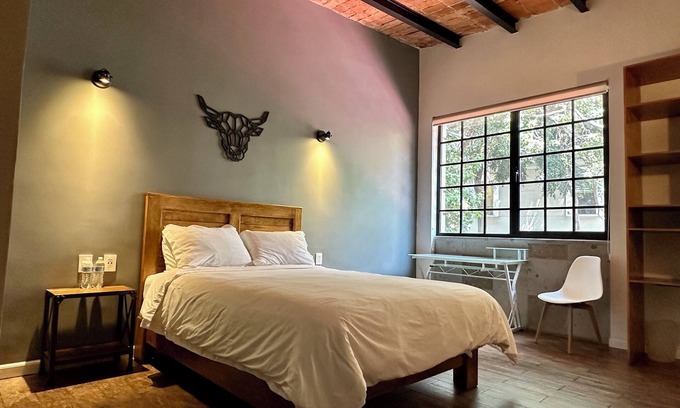 Zona Rosa de la Ciudad de México Hotel | Casa Raffaello CAPRI Private Room #1