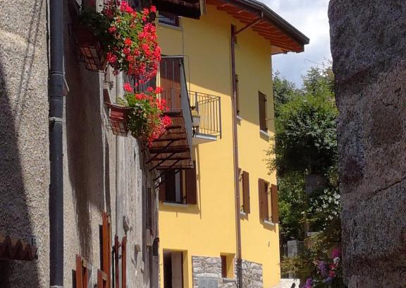 Edolo Casa | Casa Ramus Valle Camonica a 30 km dal Passo Tonale