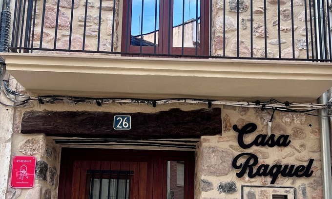 Montanejos Cabaña | Casa Raquel Montanejos con capacidad para diez personas.