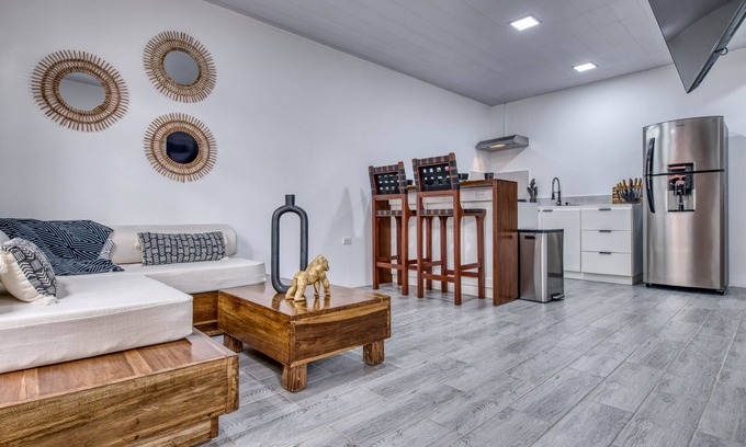 Limón Casa | Casa Razas II - An Intimate Haven for Two