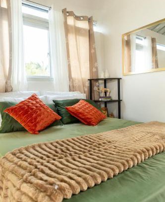 Valencia Cama Y Desayuno | Casa Ricaforte - ROOFTOP 3rd Floor Quiet Mountain View