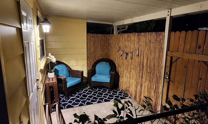 Parker Ridge Casa | Casa Ricardo Apt, Comfy, Cozy, Private, W/D, WiFi, 10 min. to downtown & Beaches
