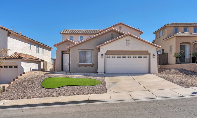 McCullough Hills Casa | Casa Rocky Star 3-bedroom 3 bath house w/AC in Henderson