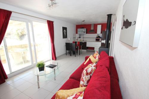 Chio Casa | Casa Romeo Mit Kaminofen Und Sonnenterrasse
