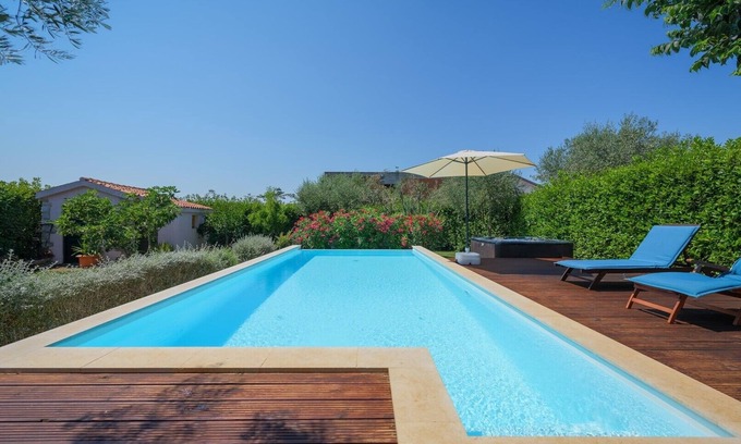 Rosini Casa | Casa Rossa in Nova Vas