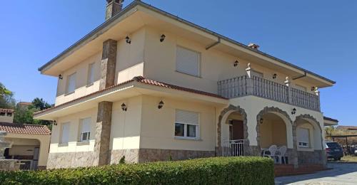 Valdefuentes de Sangusin Casa | Casa Rural Fuente Clavel