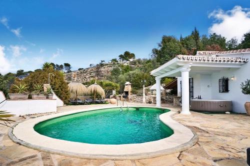 Cómpeta Villa | Casa Rural Boas, con vistas impresionantes, Barbacoa en Cómpeta by CostaDelSolEscapes