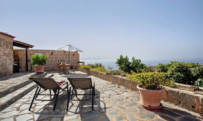 Fasnia Cabaña | 'Casa Rural Cha Carmen' con vistas al mar, terraza privada y Wi-Fi