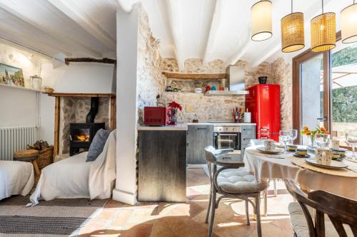 Ardenya Casa | Casa rural con jardín,a 8km playa y en la naturaleza Taronja&canyella
