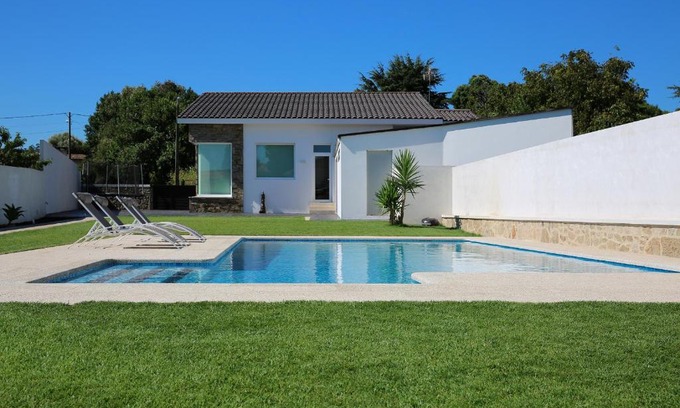 O Grove Casa | Casa rural con piscina Viña de Millan