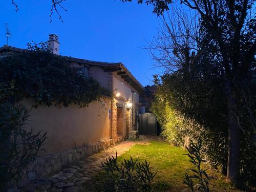 Velliza Casa | Casa rural De Añil - Jardín privado