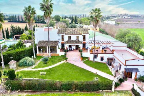 Villamartin Chalet De Esquí | Casa Rural de Campo con Piscina en la Sierra de Cádiz