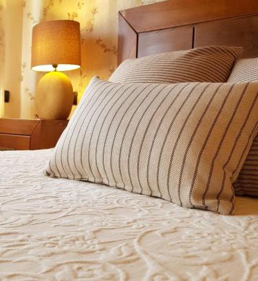 San Martin del Castañar Villa | CASA RURAL VERSOS
