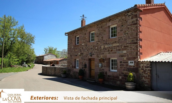 Salces Cabaña | Casa Rural La Cova, Casa de alquiler integro con WIFI GRATIS