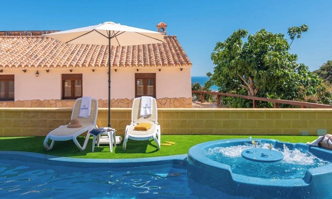 Vélez-Málaga Villa | Casa Rural Los Aleses Vélez-Málaga by Ruralidays