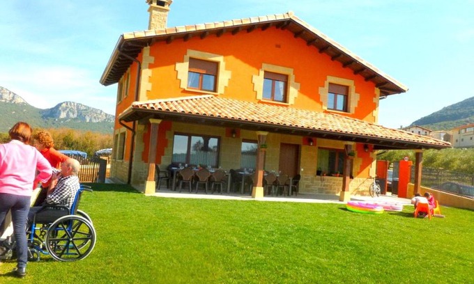 Eulz Casa | Casa rural Navarra para niños, accesible para grupos grandes de 14-16 personas Belastegui II