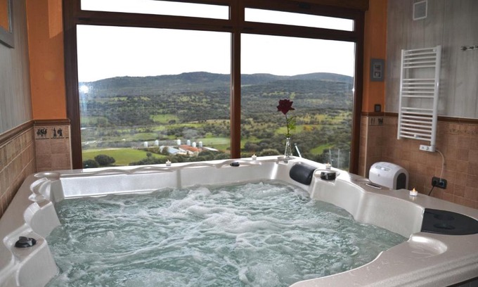 Guijo de Avila Casa | Casa Rural & SPA Mirador de la Covatilla