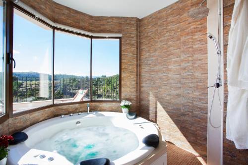 Benafer Casa | Casa rural Torre Buena Vista a 40 minutos de Valencia con gran jacuzzi y vistas maravillosass