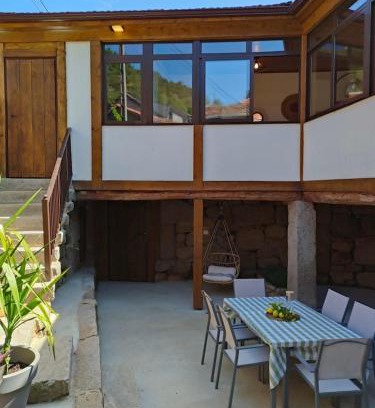 Entrimo Chalet De Esquí | Casa Rural Xures Lobios