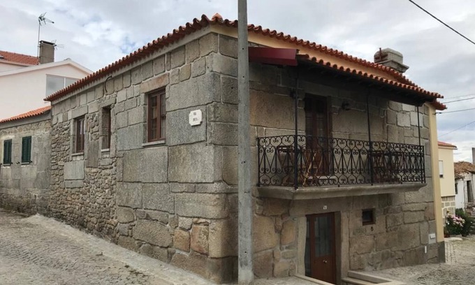 Pinhel Casa | CASA RUSTICA DA SOUROPIRES