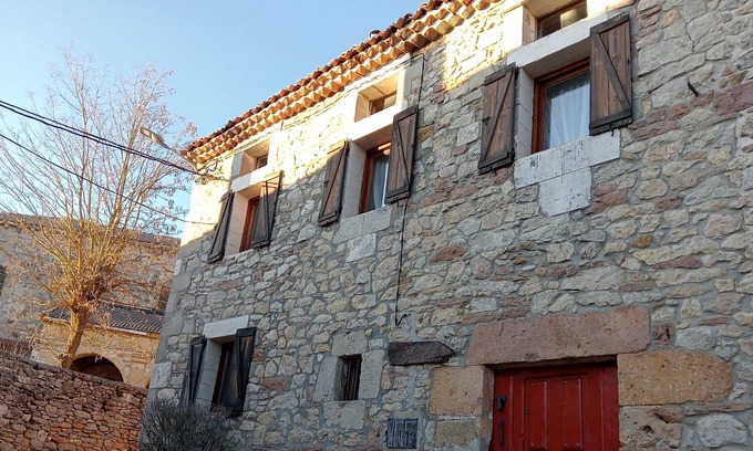 Dobro Casa | Casa Rustica Menta Chocolate, Parque Natural Alto Ebro y Rudron