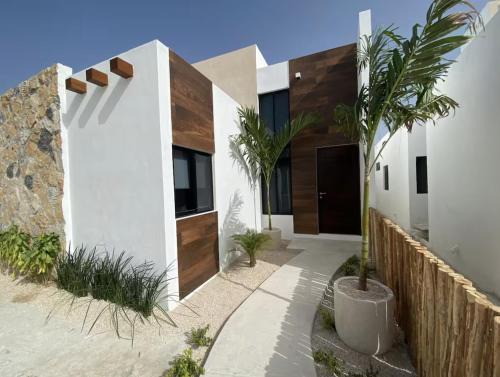 Puerto Yucalpetén Casa | Casa Saasil with Starlink & Private Pool