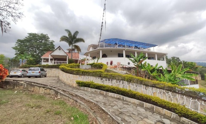 Silvania Casa | Casa San Gabriel