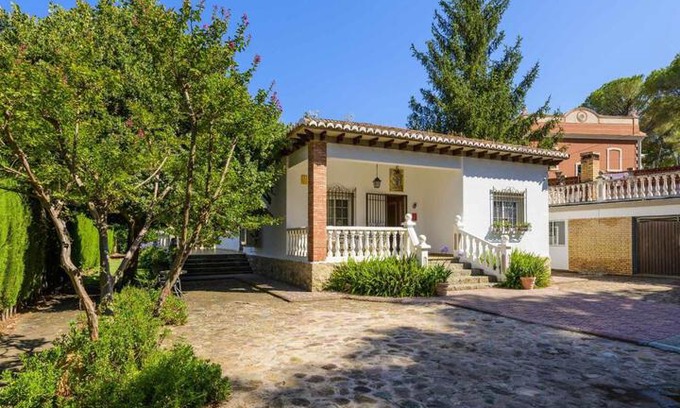 Navajas Hotel | Casa San Rafael magnífico chalet con gran jardín