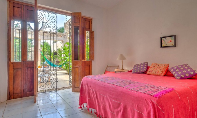 Barrio de Santiago Casa | Casa Santiago, paraíso colonial