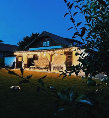 Douazeci si Trei August Casa | Casa Simon