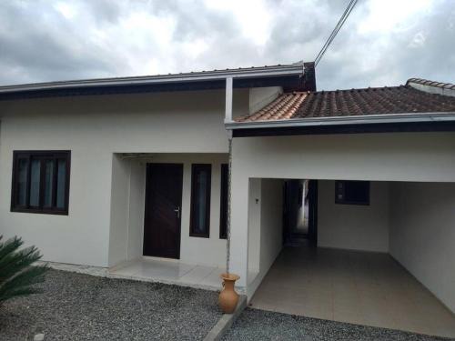 Boehmerwald Casa | Casa simples e completa. Privacidade total.