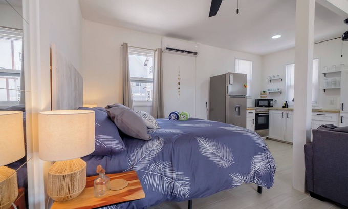 Cayo Corker Apartamento | Casa Sirena Belize - Studio 1 Caye Caulker, Queen Size Bed w/Pool!