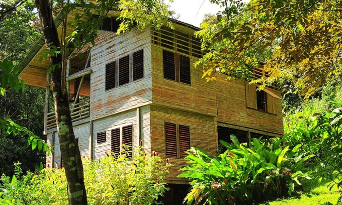 Puerto Jiménez Casa | Casa Sonrisa, Bamboo Beach House. 8 Premios del viajero, (ver también Casa Bambu)