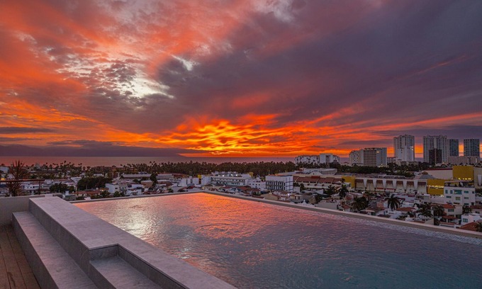 Fluvial Vallarta Condominio | Casa Stephano - New Luxe Condo in Versalles. The Hidden Gem of Puerto Vallarta!!