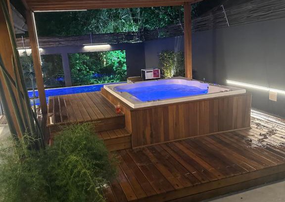 Juquehy Casa | Casa térrea com acessibilidade em Juquehy com piscina climatizada e hidromassagem