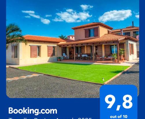 Juan Fernandez Casa | Casa Tagoro, facing the Ocean