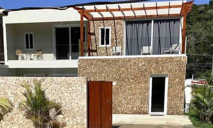 Dixon Cove Casa | Casa Talum 3