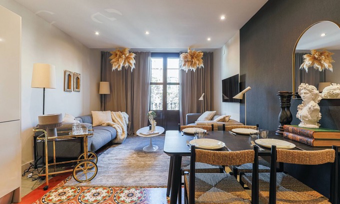 Sant Antoni Apartamento | Nuevo! Bonito piso cerca de Ramblas! Limpieza Diaria!
