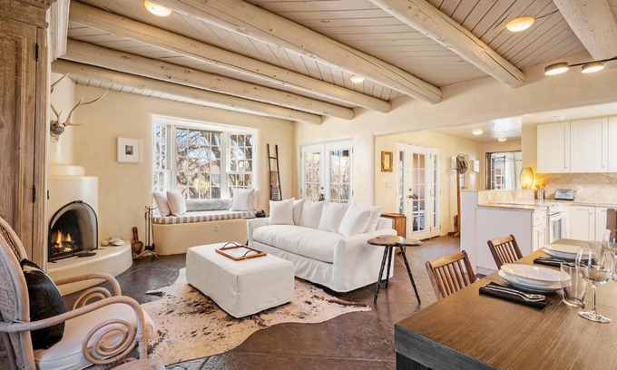 Santa Fe Casa | Casa TATIZ Privacy in a Southwestern Gem